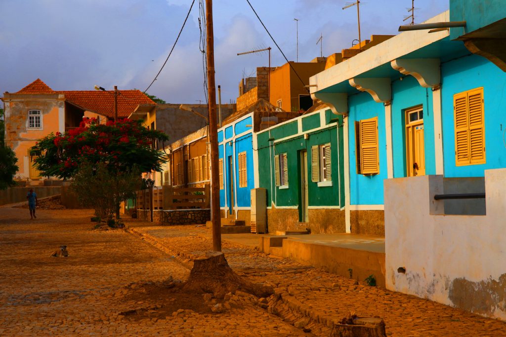 Kleurijke huizen in Vila do Maio - Maio